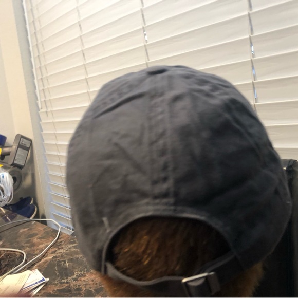 Under Armour  Women’s Black w/flecks of gray Baseball Hat Size Adjustable - Picture 3 of 12